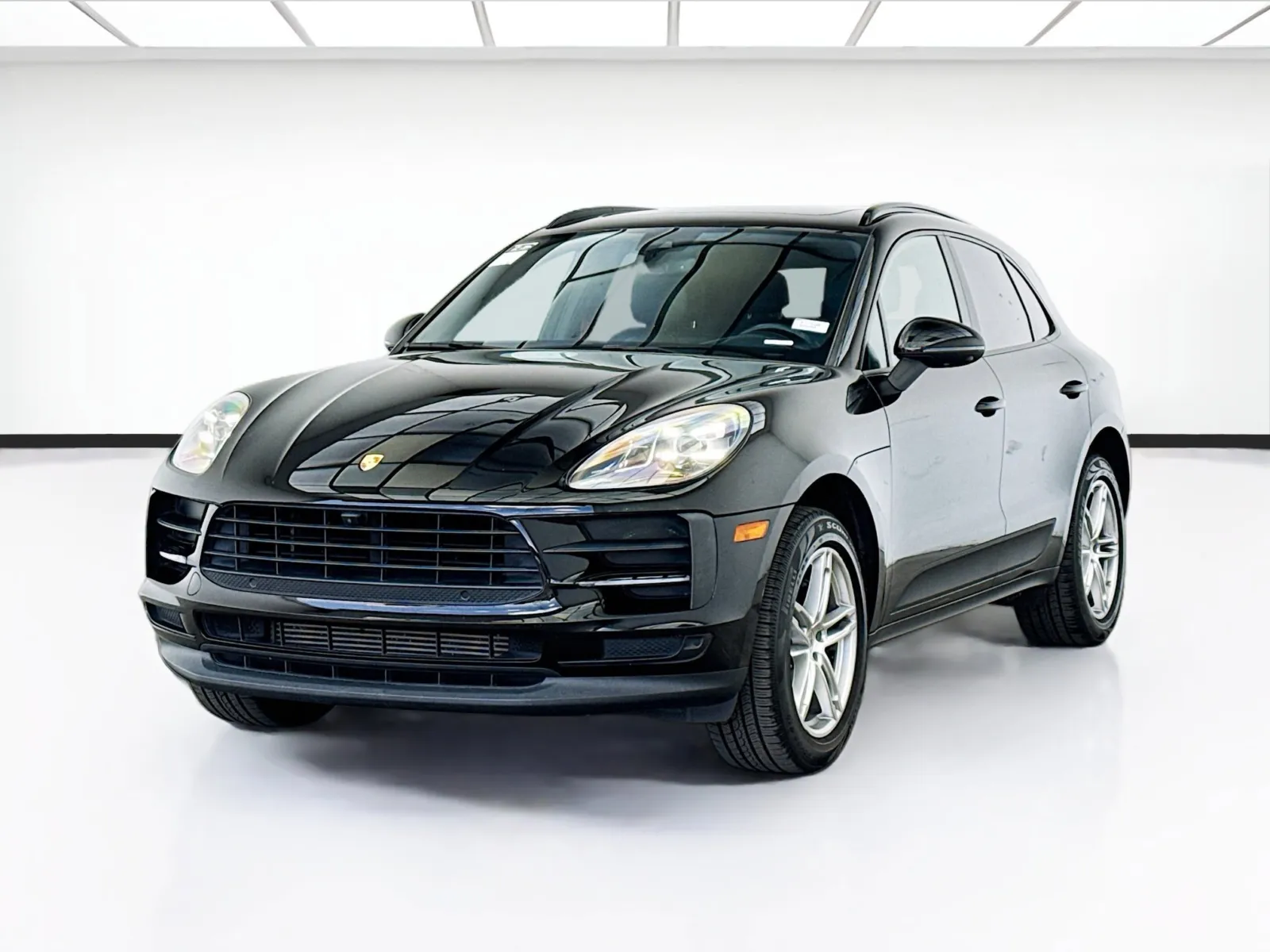 2020 Porsche Macan -'s photo