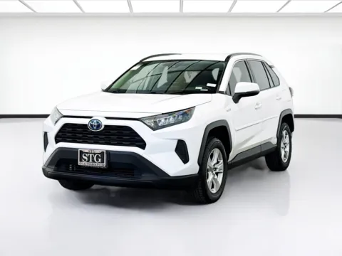 White 2020 Toyota RAV4 LE for sale in Bellflower, CA