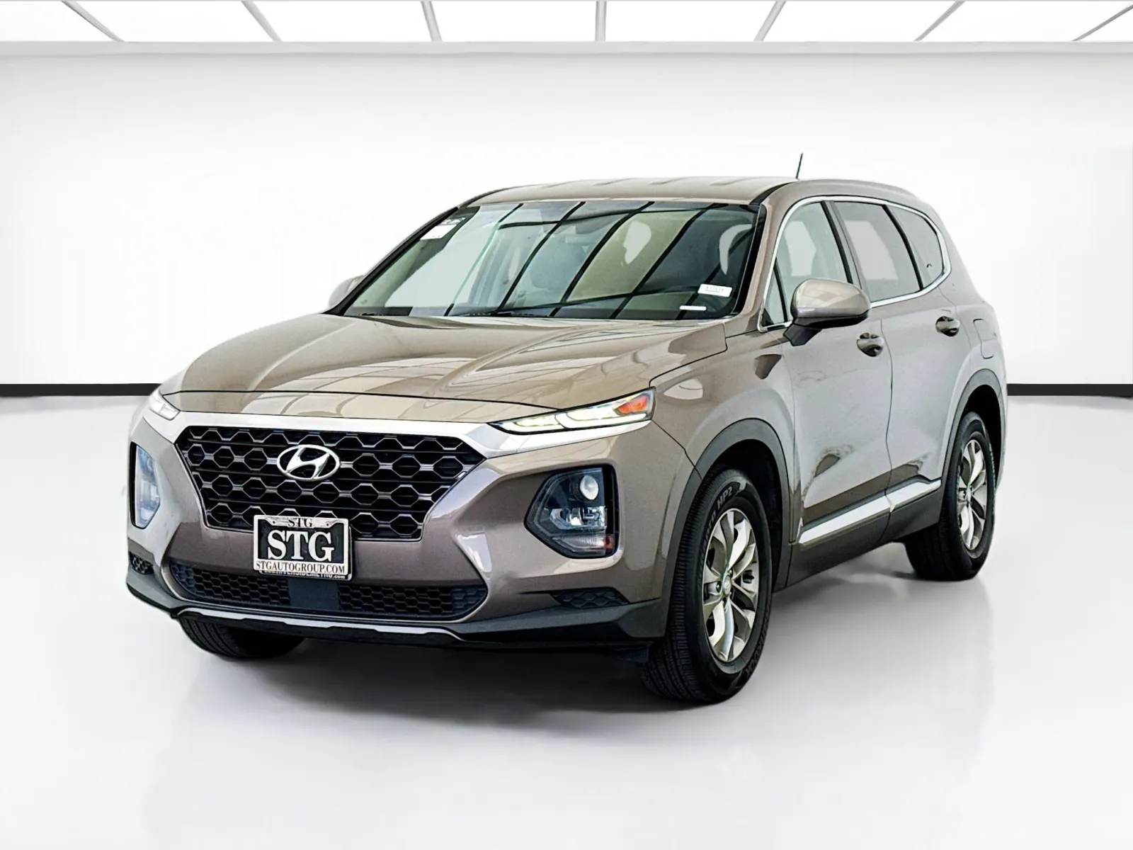 2020 Hyundai Santa Fe SE 2.4's photo
