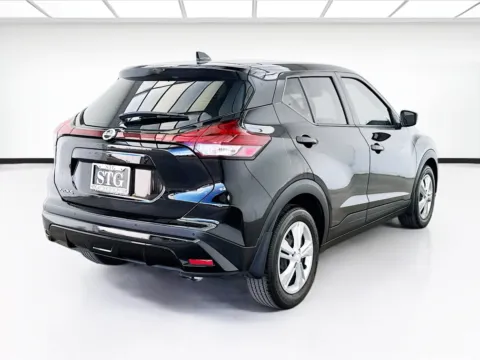 More photos of 2021 Nissan Kicks S at STG Bellflower, CA