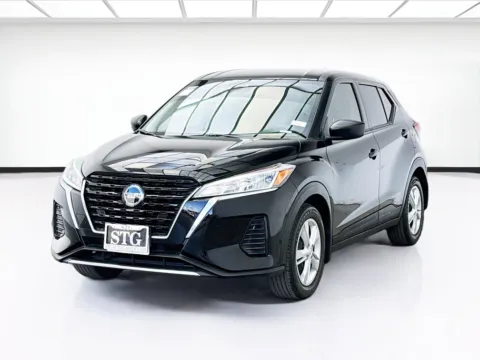 Black 2021 Nissan Kicks S for sale in Bellflower, CA