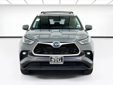 Photos of 2023 Toyota Highlander XLE for sale in Bellflower, CA at STG Bellflower