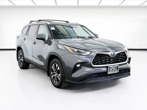 Another view of 2023 Toyota Highlander XLE for sale in Bellflower, CA at STG Bellflower
