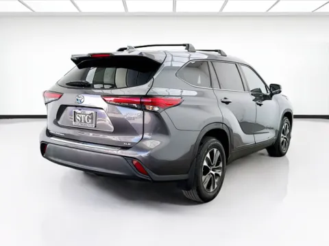 More photos of 2023 Toyota Highlander XLE at STG Bellflower, CA