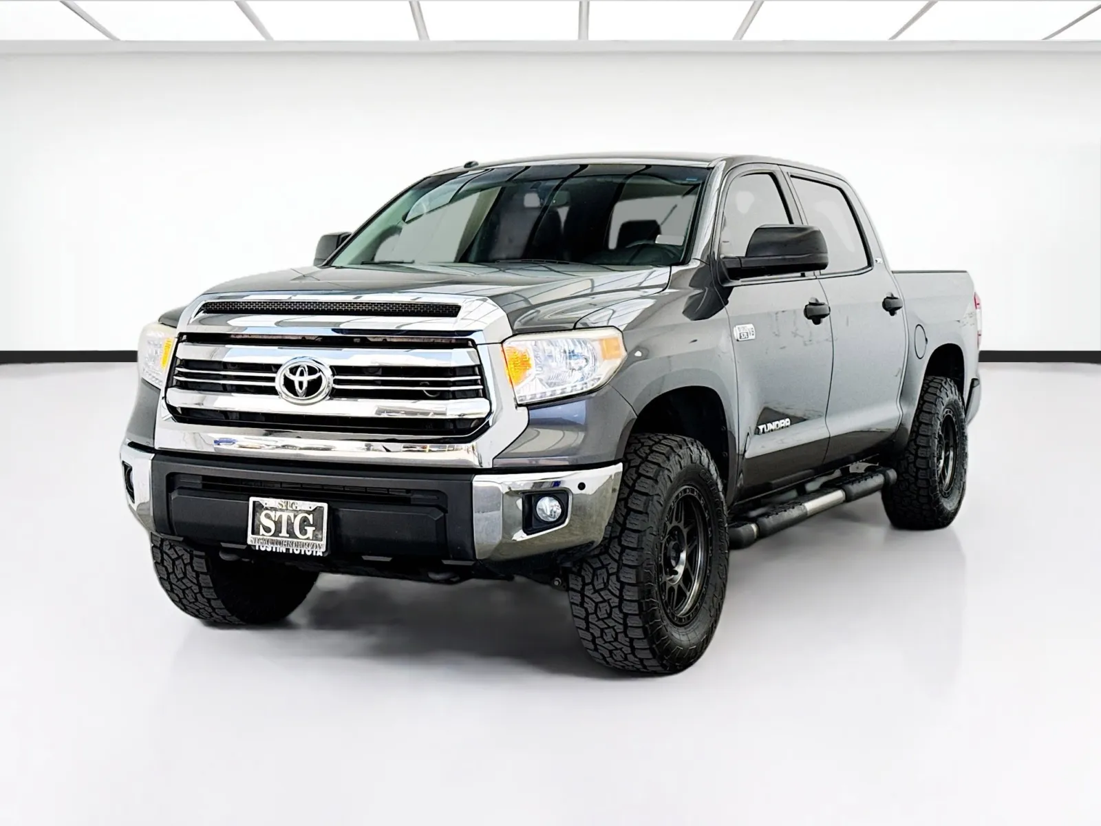 Gray 2016 Toyota Tundra SR5 CrewMax for sale in Bellflower, CA