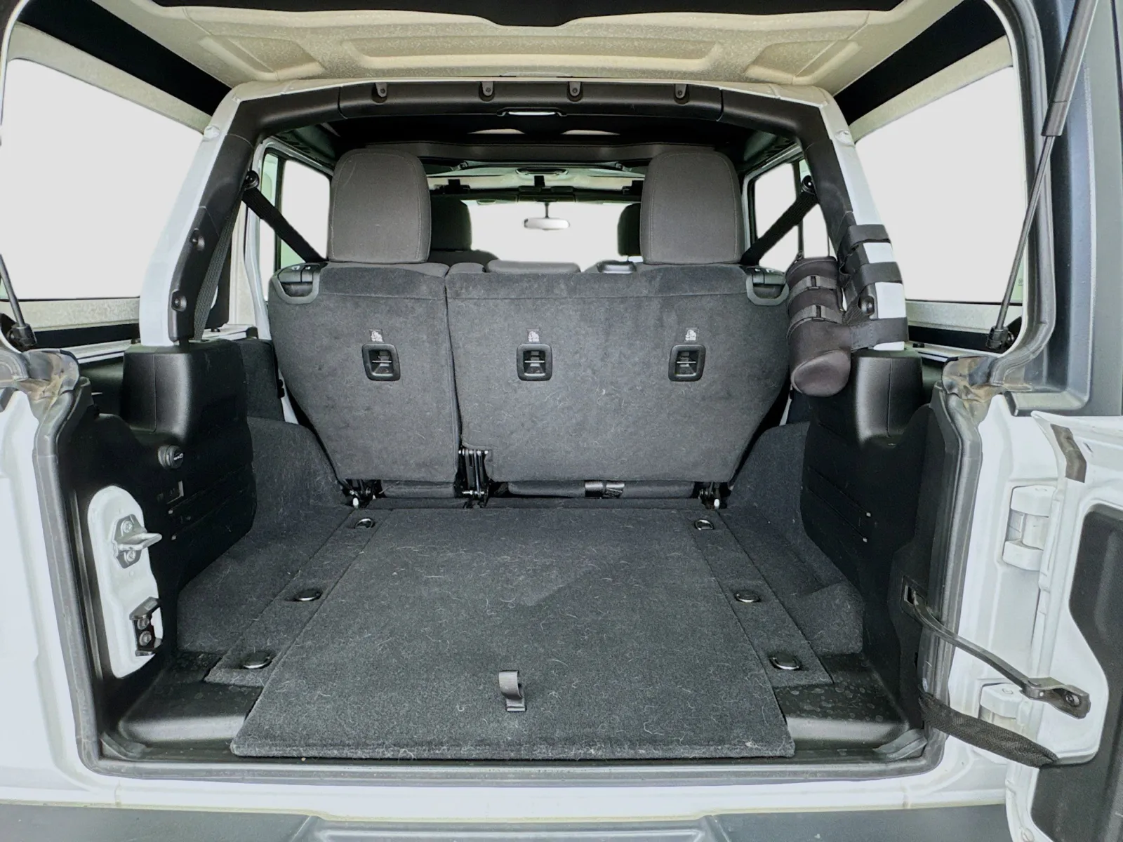 Jeep Wrangler photo 18