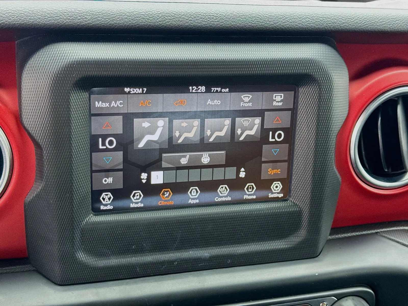 Jeep Wrangler photo 12