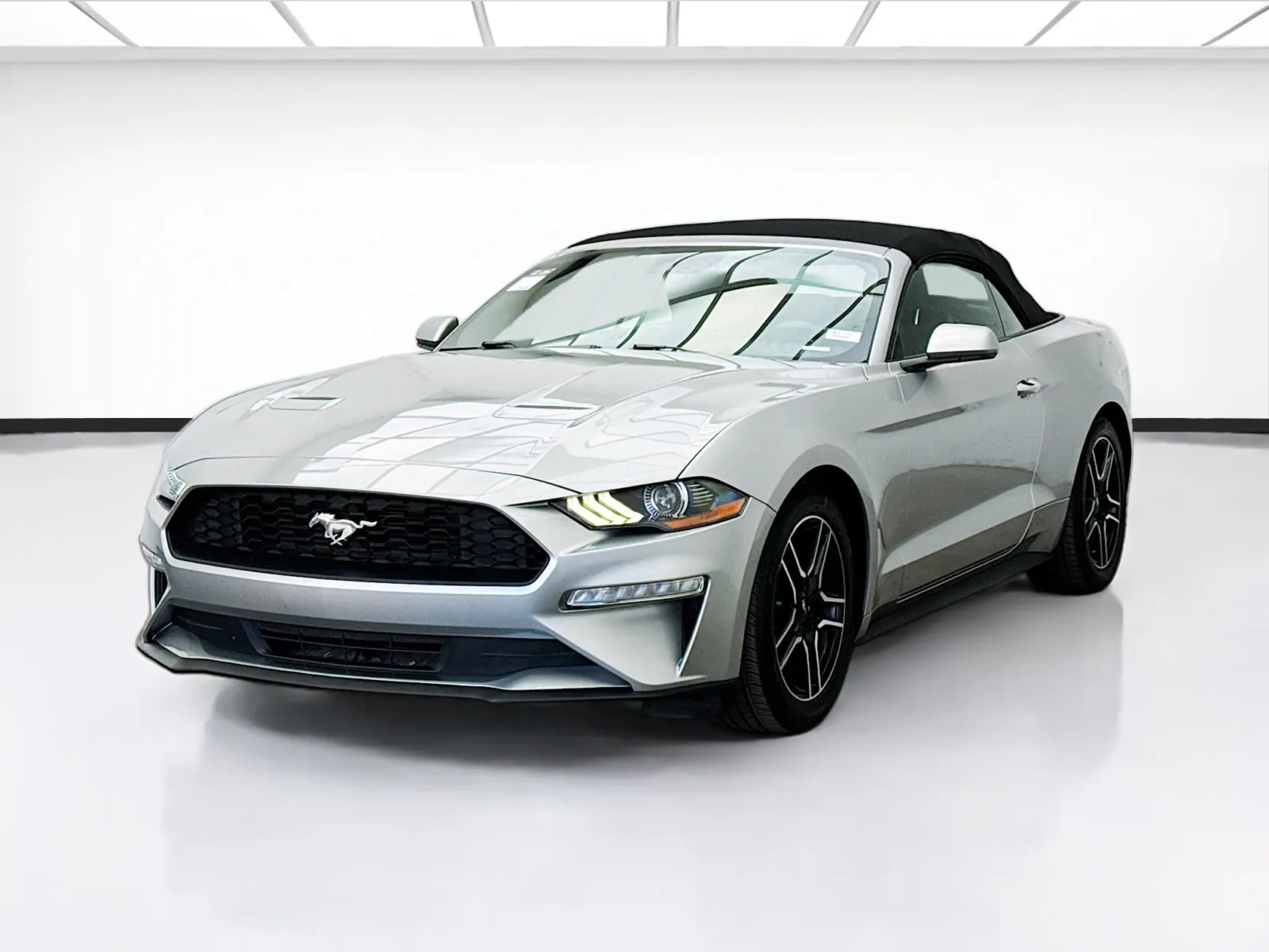 2020 Ford Mustang EcoBoost Convertible's photo