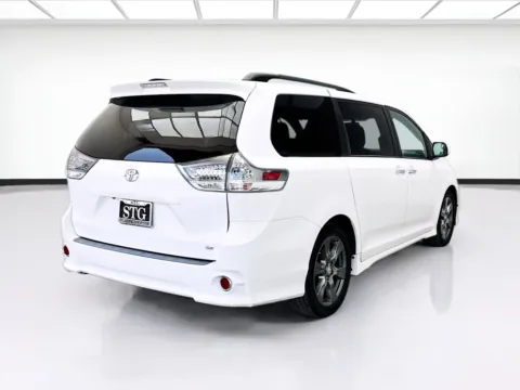 More photos of 2017 Toyota Sienna SE 8 Passenger at STG Bellflower, CA