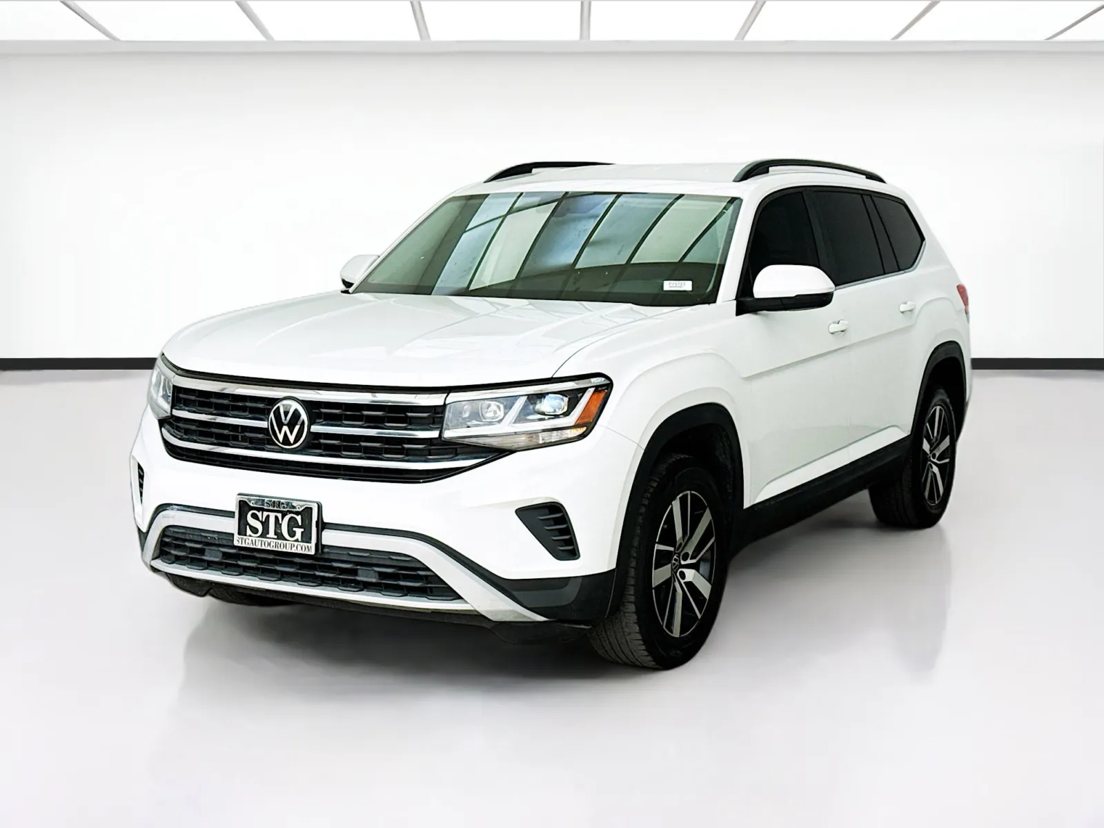 White 2023 Volkswagen Atlas 2.0T SE for sale in Bellflower, CA