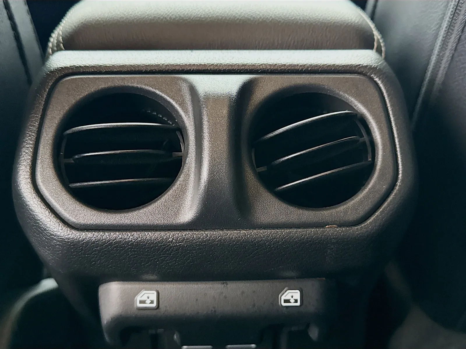 Jeep Wrangler photo 17
