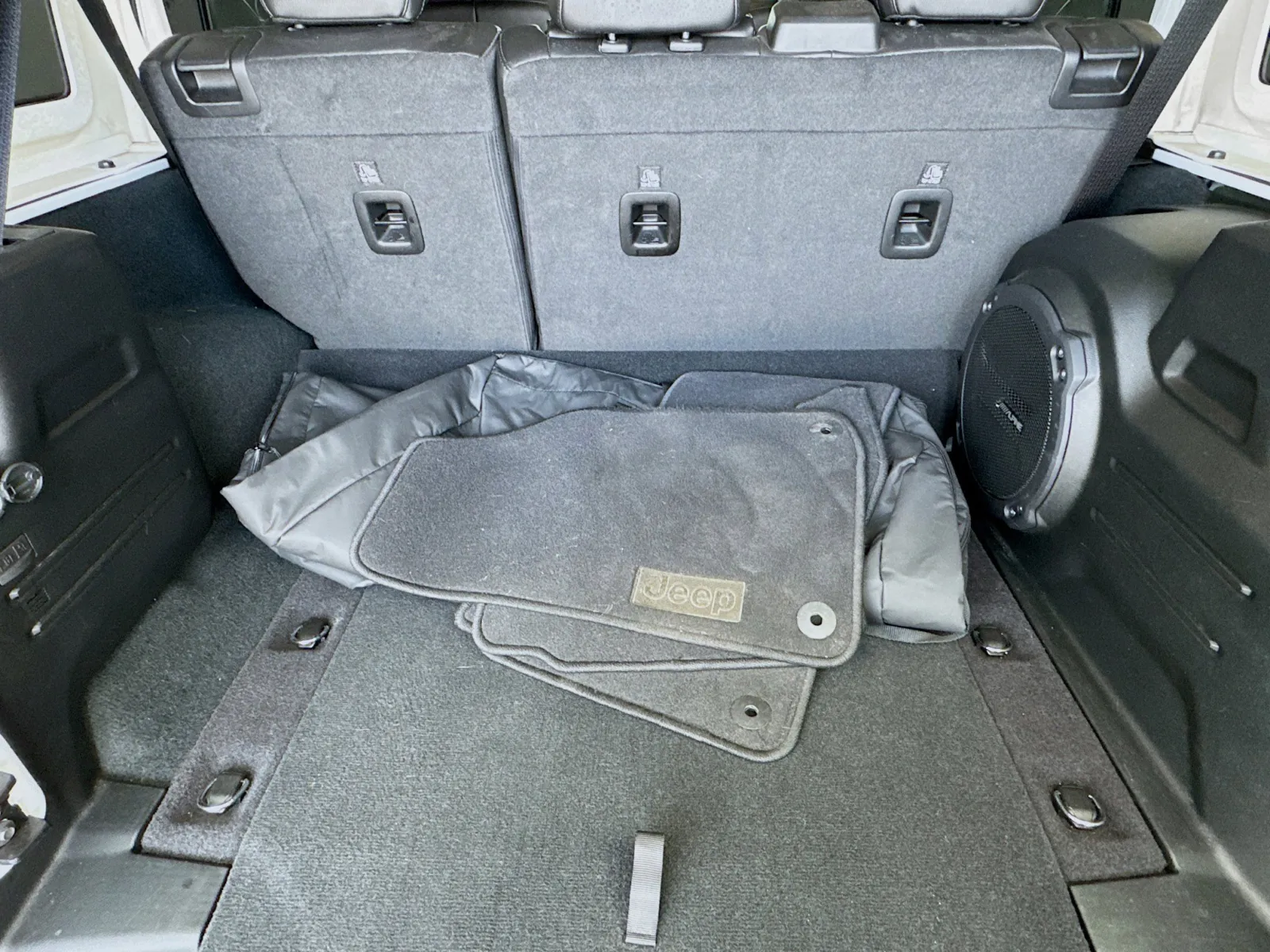 Jeep Wrangler photo 18