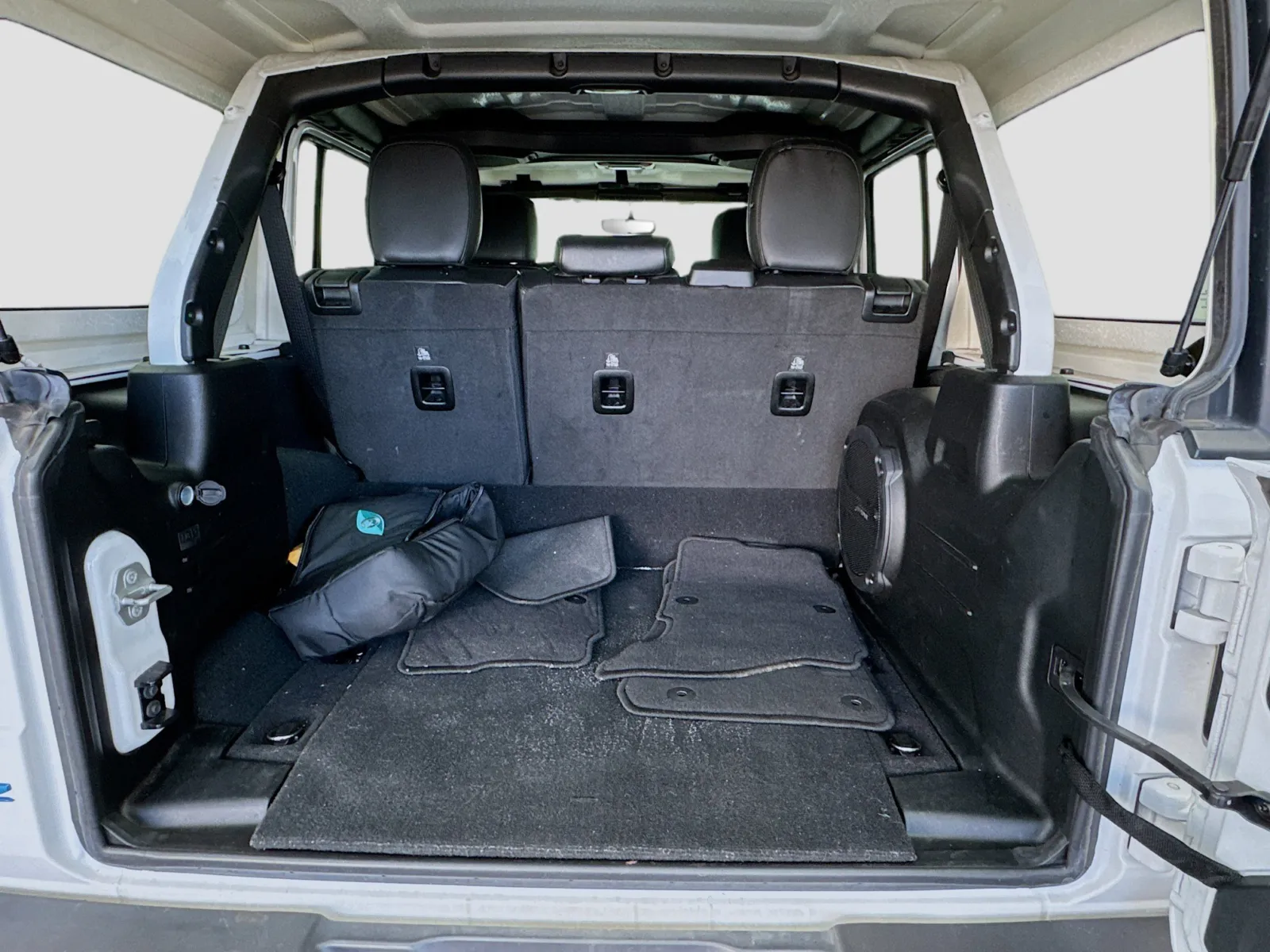 Jeep Wrangler photo 18