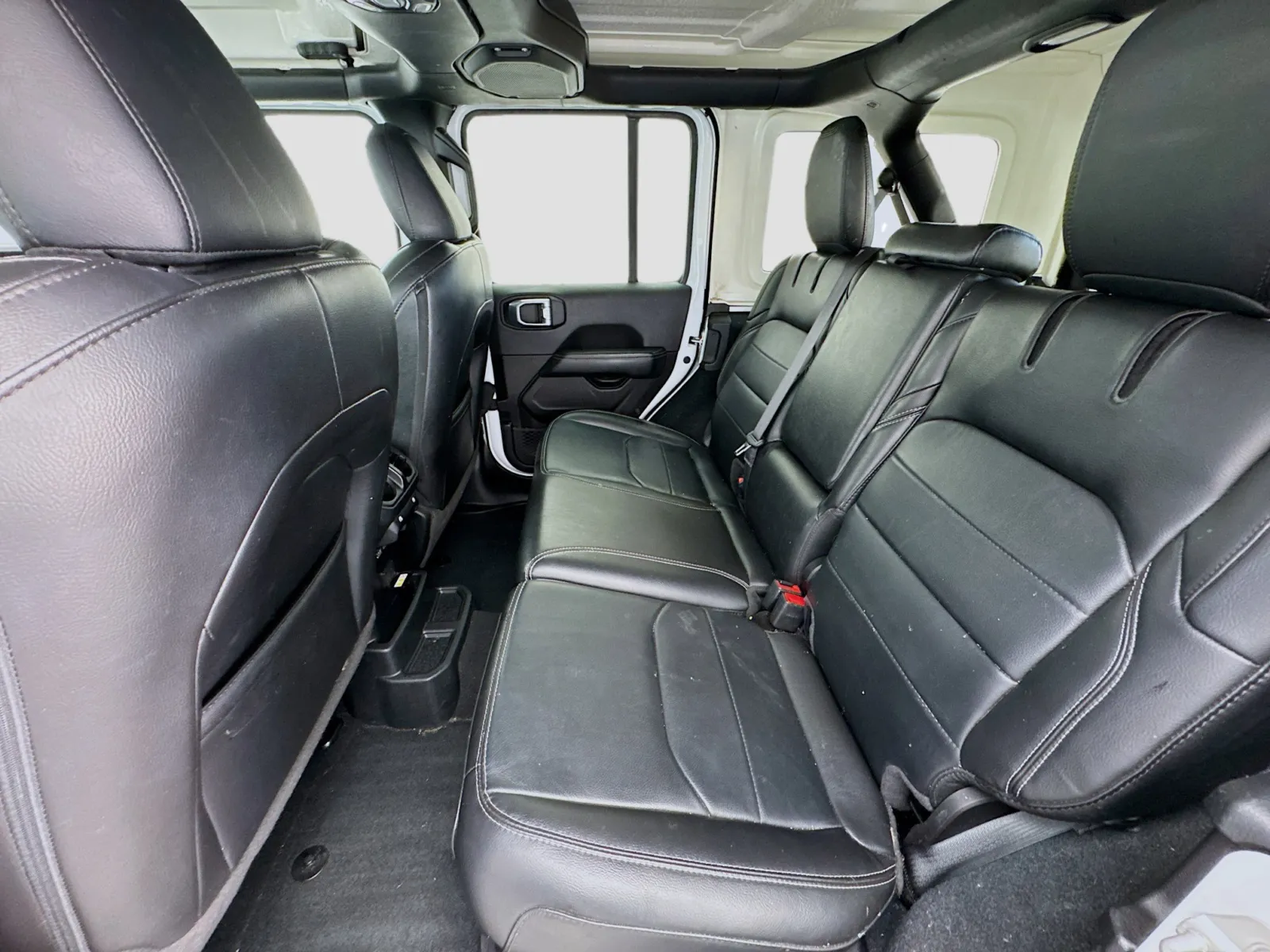 Jeep Wrangler photo 15