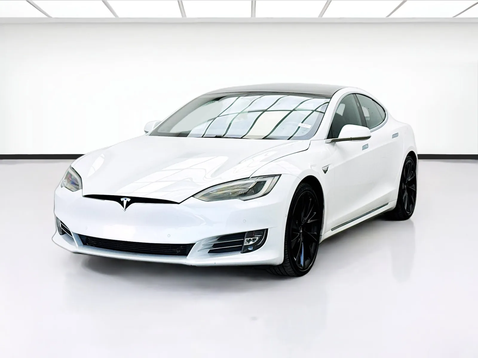 2021 Tesla Model S Long Range Plus's photo
