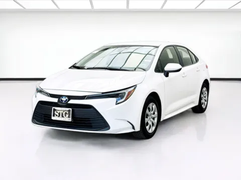 White 2024 Toyota Corolla LE for sale in Bellflower, CA