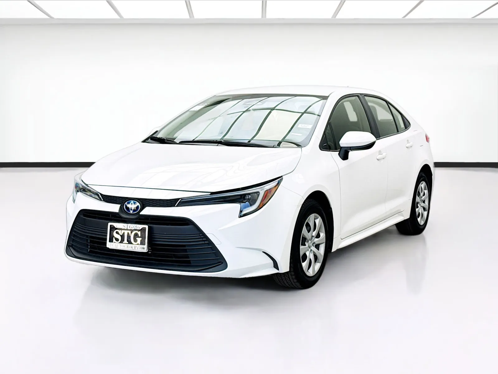 White 2024 Toyota Corolla LE for sale in Bellflower, CA