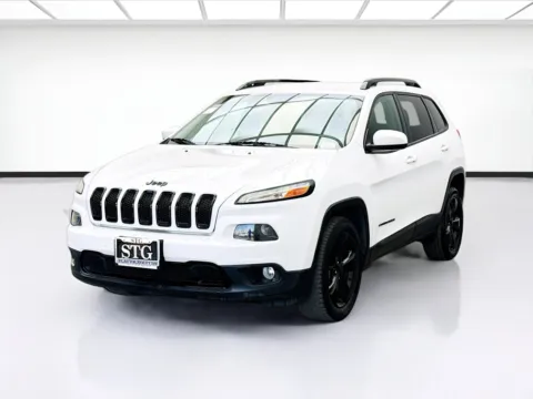 White 2016 Jeep Cherokee Altitude for sale in Bellflower, CA