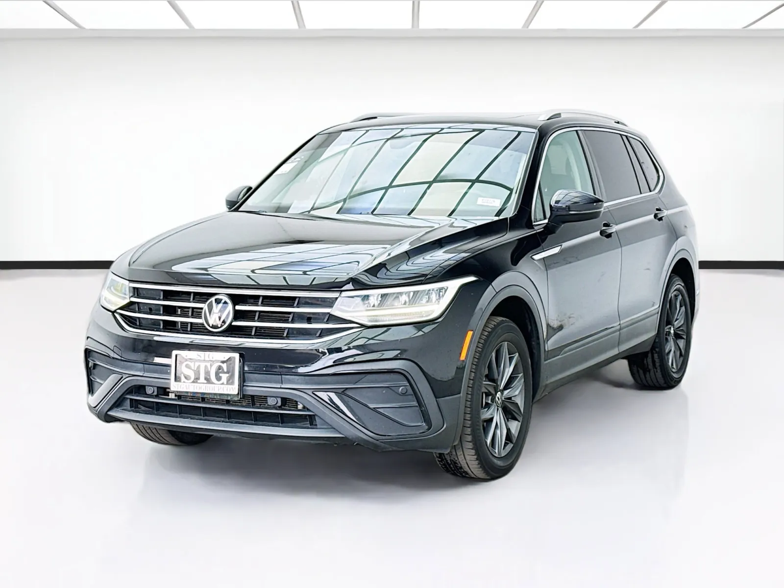 Black 2022 Volkswagen Tiguan 2.0T SE for sale in Bellflower, CA