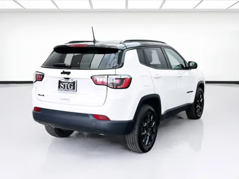 More photos of 2023 Jeep Compass Latitude at STG Bellflower, CA