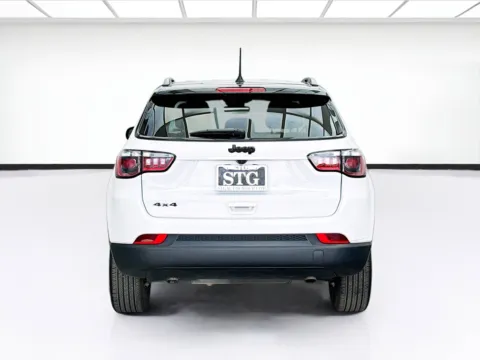 More photos of 2023 Jeep Compass Latitude at STG Bellflower, CA