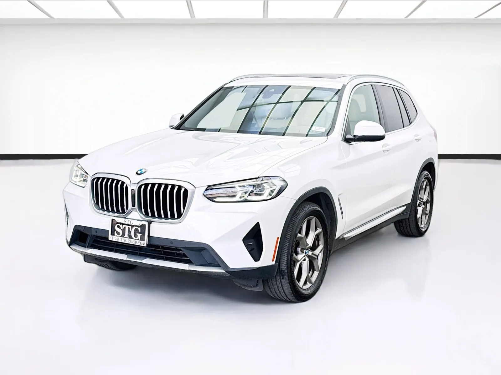2022 BMW X3 sDrive30i's photo