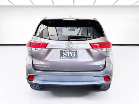 More photos of 2018 Toyota Highlander SE at STG Bellflower, CA