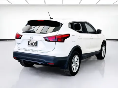 More photos of 2018 Nissan Rogue Sport S at STG Bellflower, CA