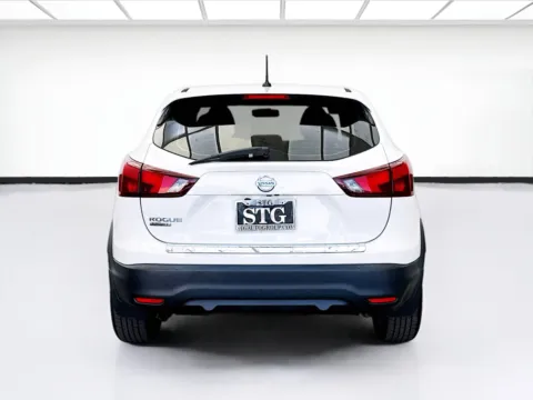 More photos of 2018 Nissan Rogue Sport S at STG Bellflower, CA