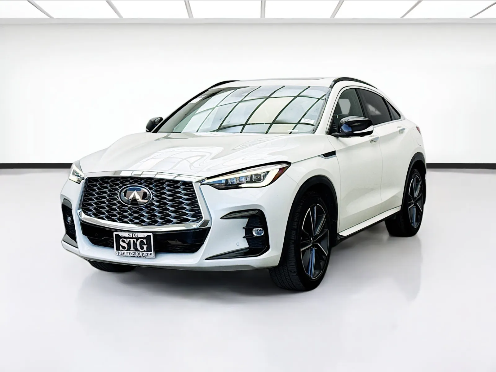 White 2023 INFINITI QX55 ESSENTIAL for sale in Bellflower, CA