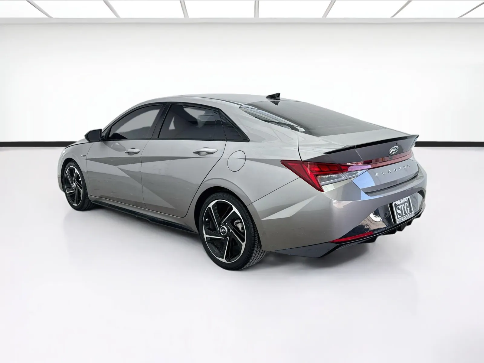 Hyundai Elantra photo 6