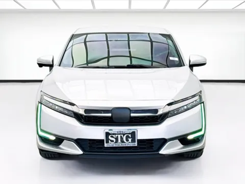 Photos of 2018 Honda Clarity Plug-In Hybrid for sale in Bellflower, CA at STG Bellflower