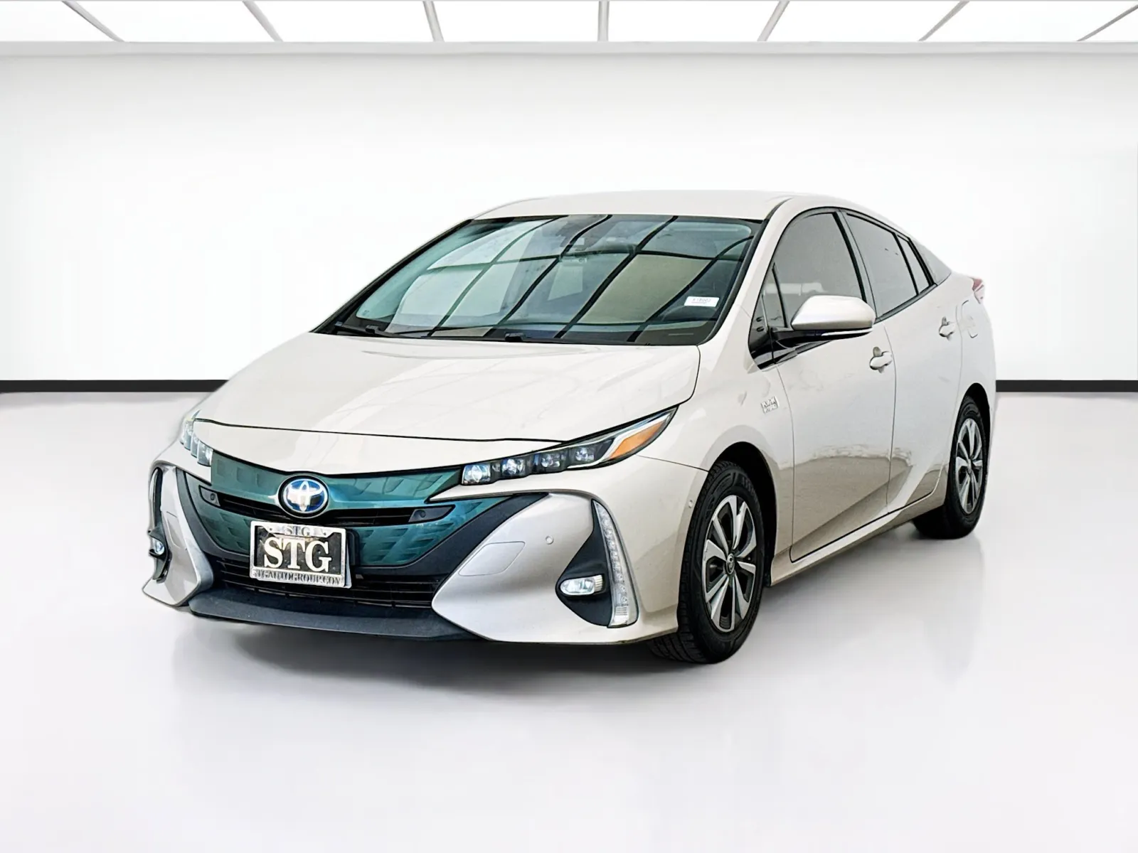 Gray 2019 Toyota Prius Prime Advanced for sale in Bellflower, CA