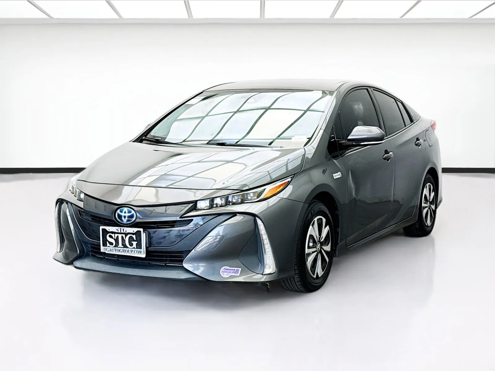 Gray 2019 Toyota Prius Prime Premium for sale in Bellflower, CA