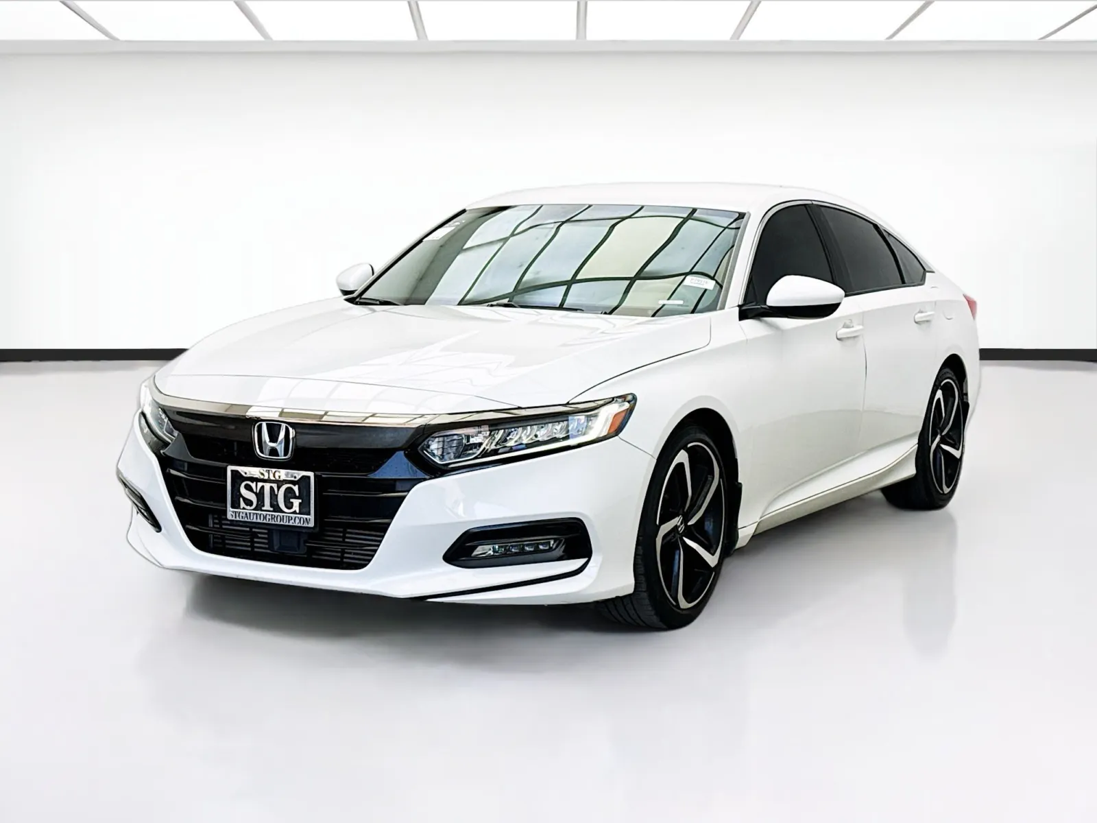 White 2019 Honda Accord Sedan Sport for sale in Bellflower, CA