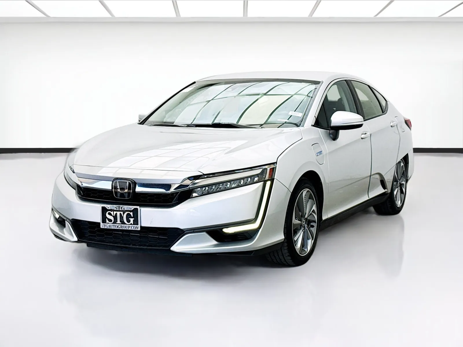 Silver 2018 Honda Clarity Plug-In Hybrid Touring for sale in Bellflower, CA