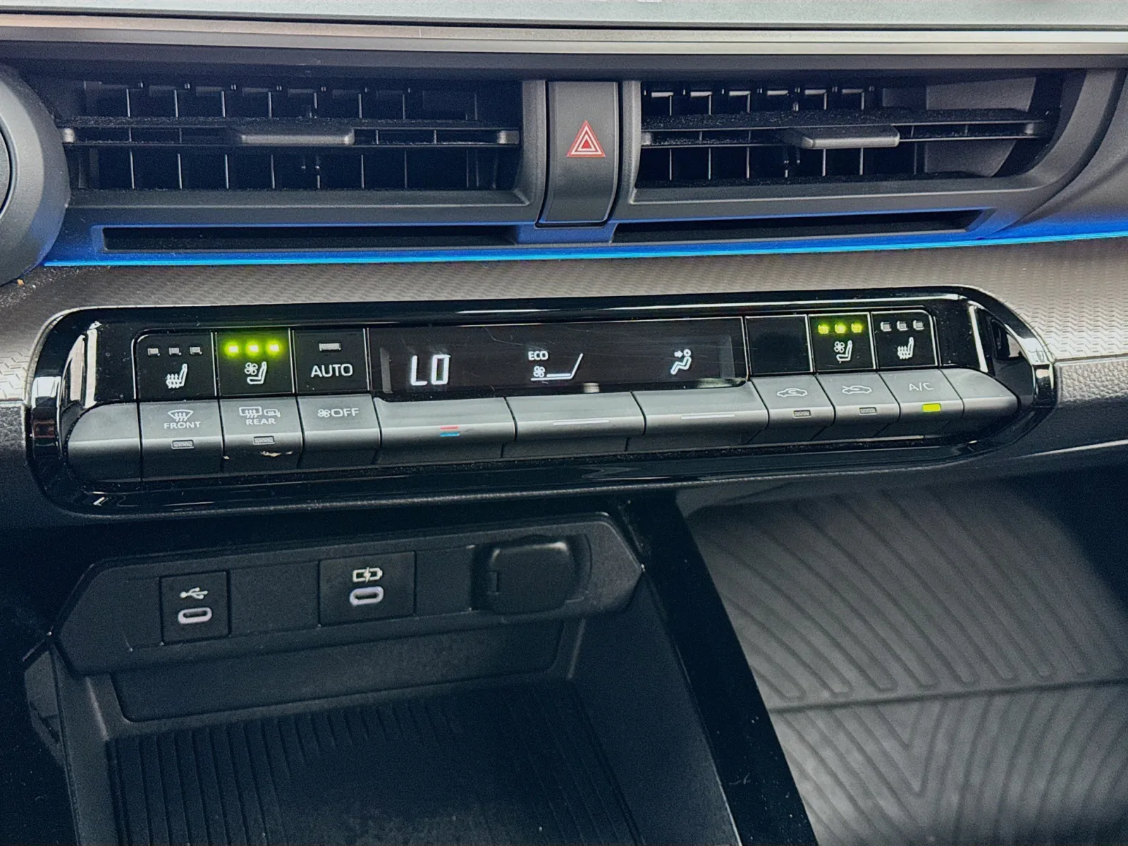 Toyota Prius photo 12