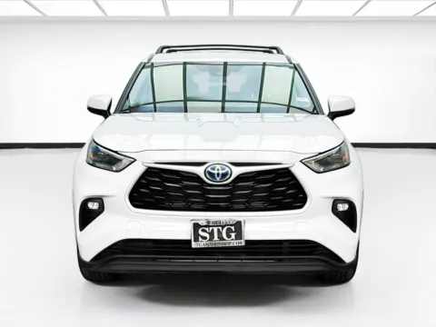 Photos of 2023 Toyota Highlander LE for sale in Bellflower, CA at STG Bellflower