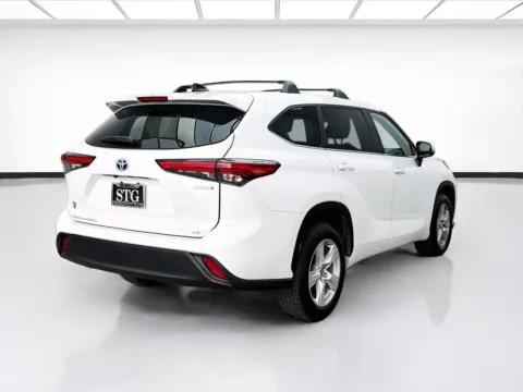 More photos of 2023 Toyota Highlander LE at STG Bellflower, CA