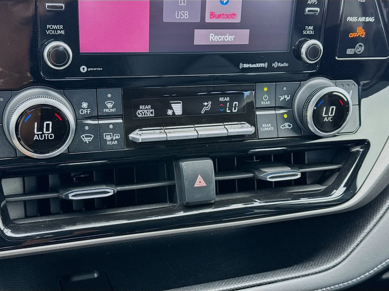 Toyota Highlander photo 12