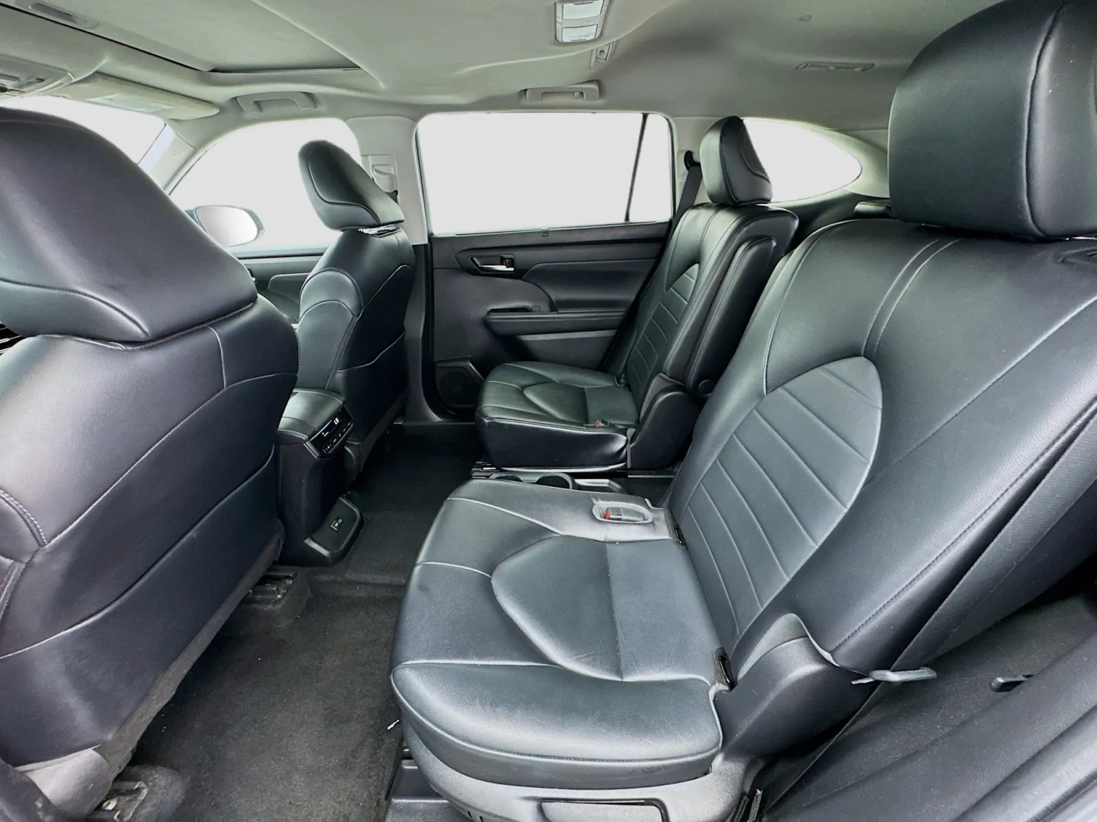 Toyota Highlander photo 16