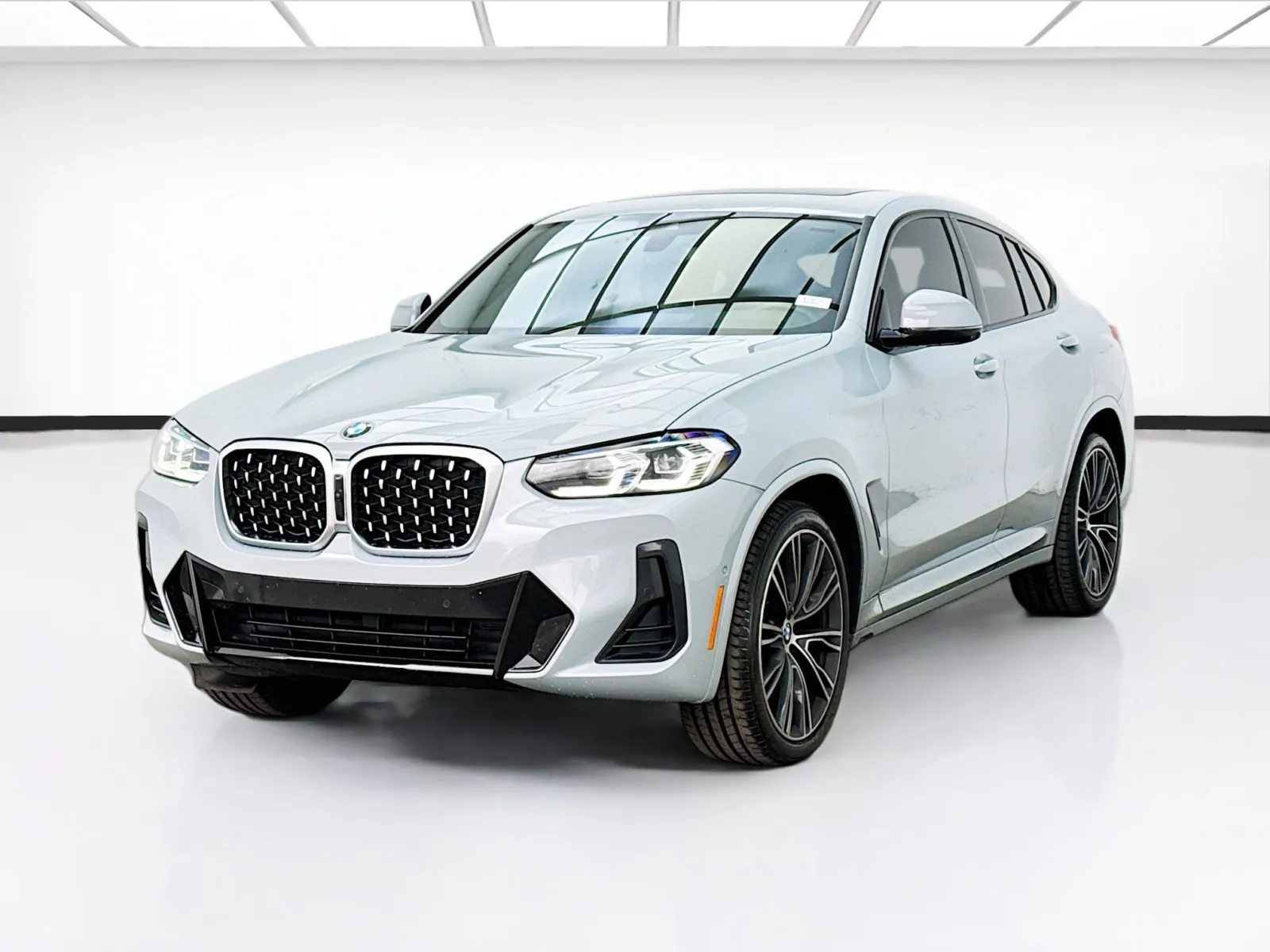 Gray 2022 BMW X4 xDrive30i w/M Sport Package 2 (ZM4) for sale in Bellflower, CA