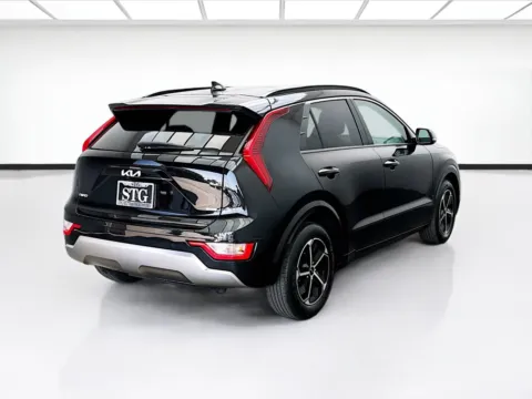 More photos of 2023 Kia Niro SX at STG Bellflower, CA