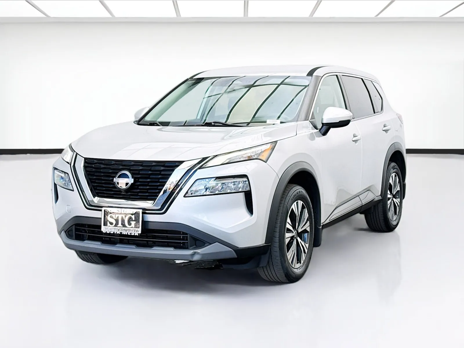 Used 2022 Nissan Rogue SV for sale in Bellflower, CA at STG Auto