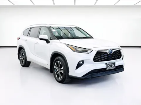Another view of 2022 Toyota Highlander XLE for sale in Bellflower, CA at STG Bellflower