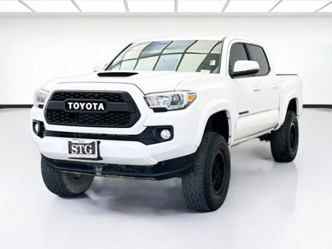 White 2020 Toyota Tacoma TRD Sport V6 for sale in Bellflower, CA