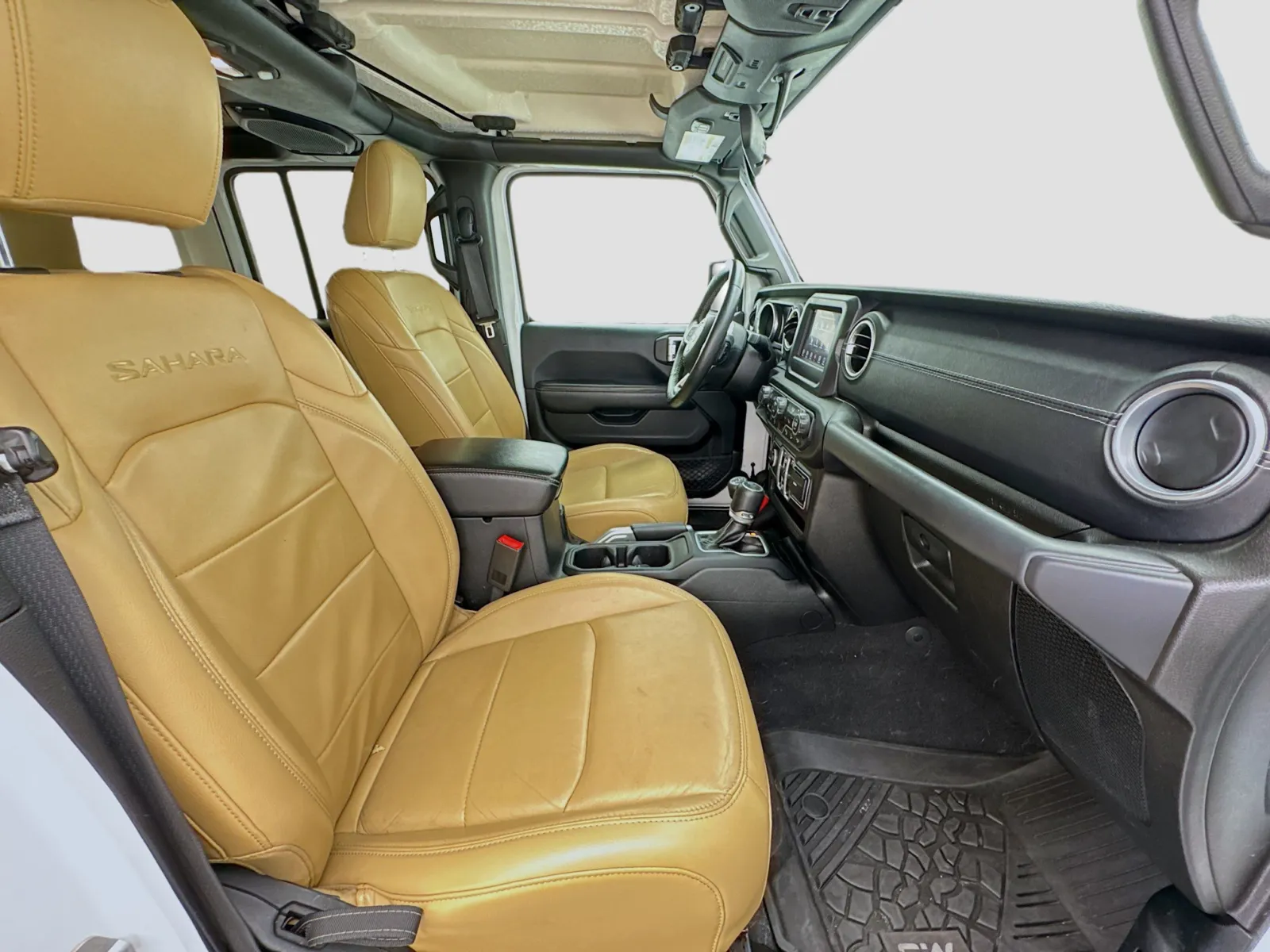Jeep Wrangler photo 20