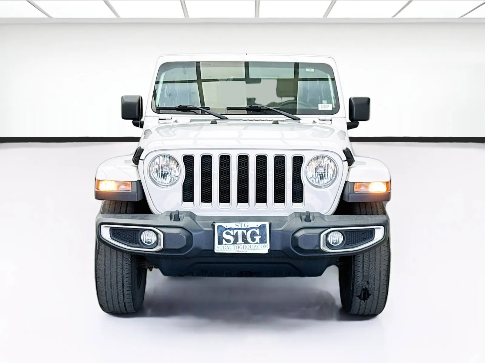 Jeep Wrangler photo 2