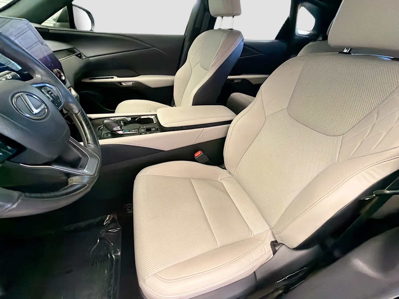 2023 Lexus RX Hybrid 350h - Photo 11