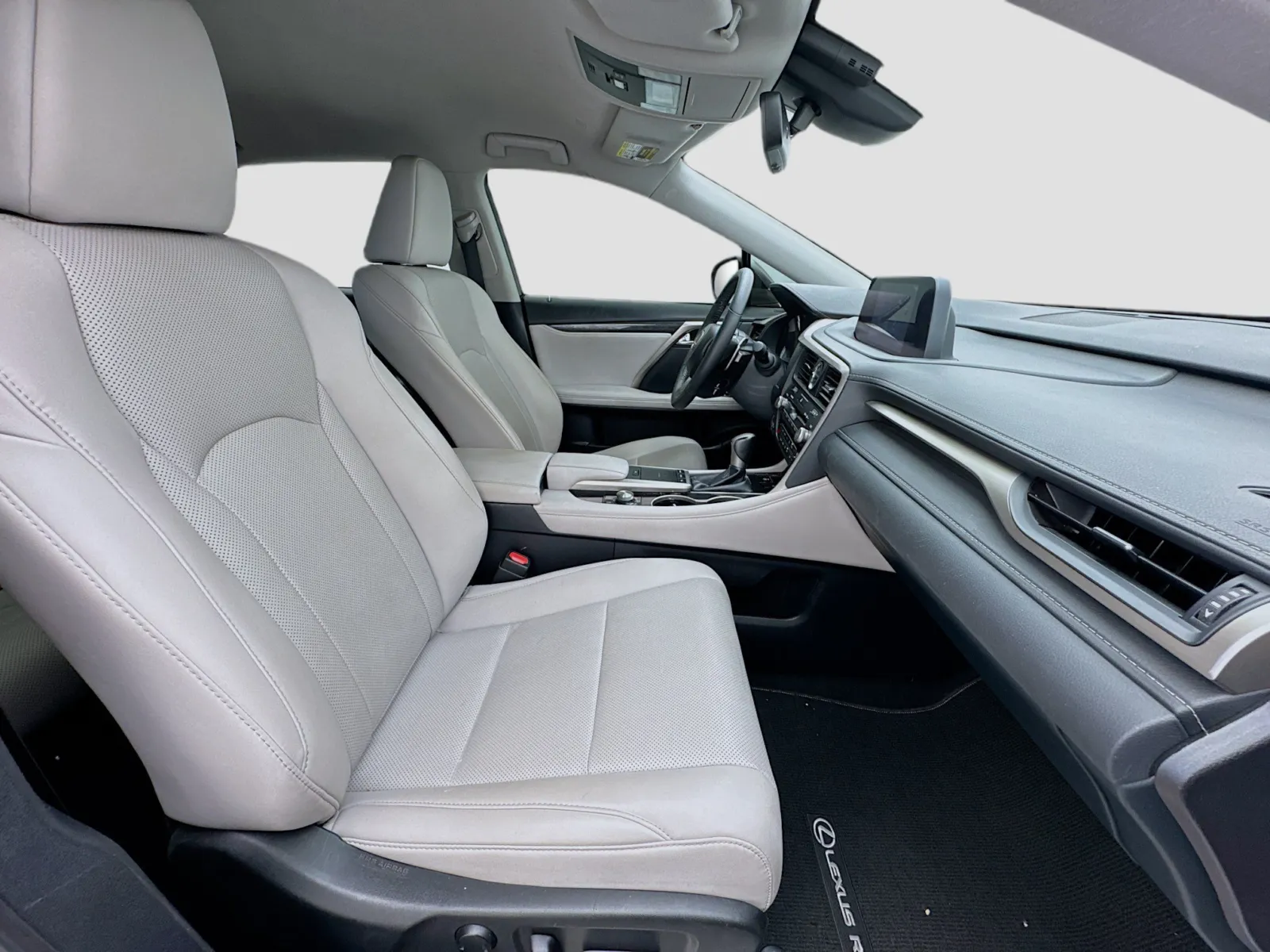 Lexus RX photo 19